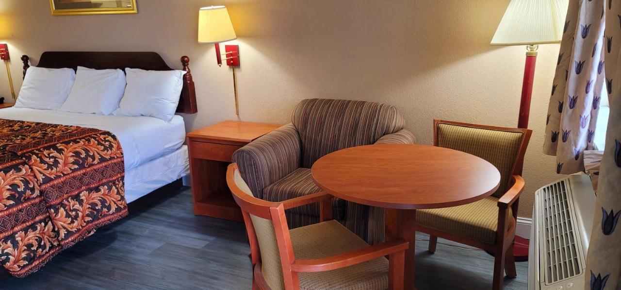 Regency Travel Inn Hayti Luaran gambar
